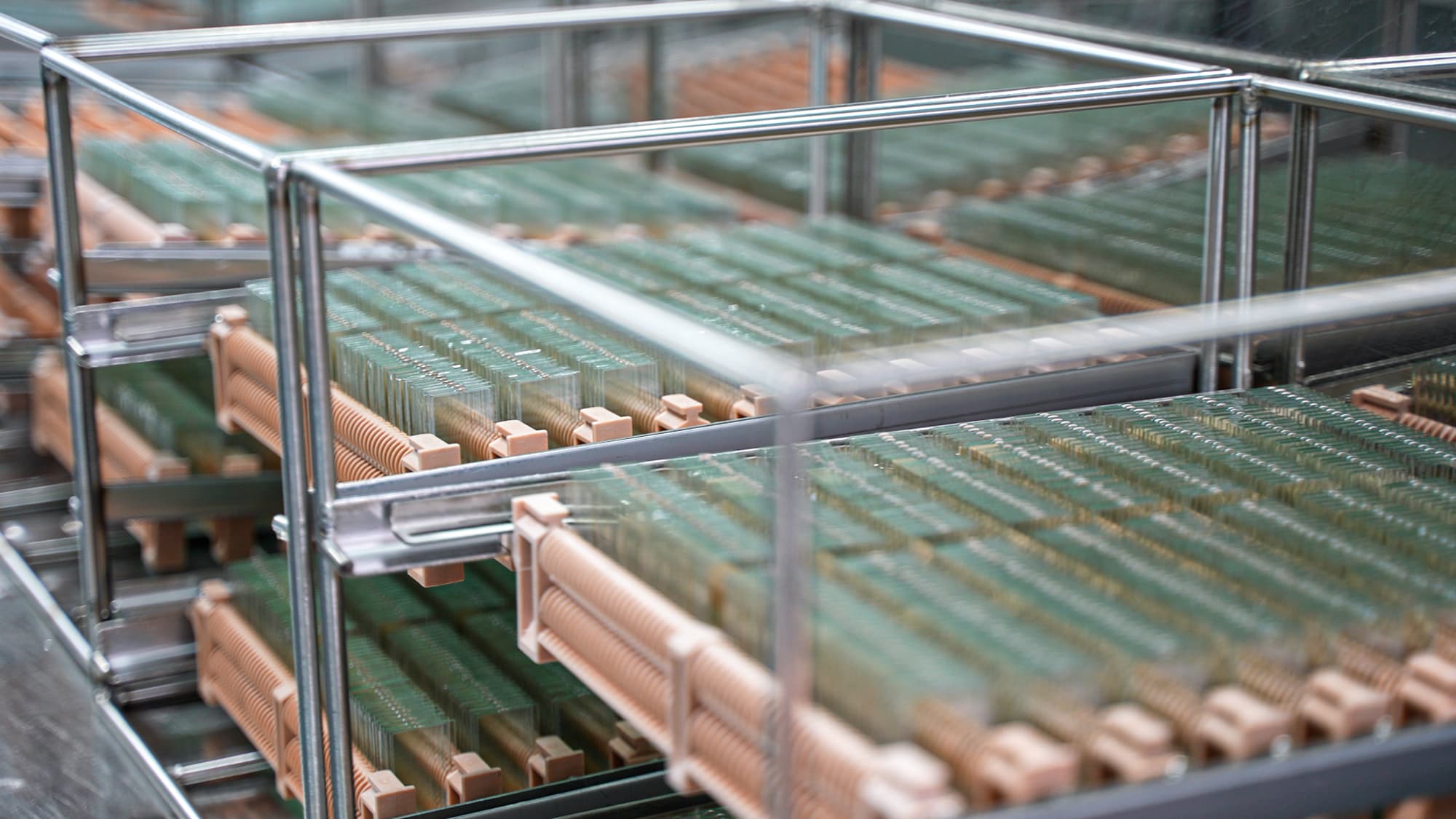 Бәсекелестік шағын және орта дисплей трекінде, қытайлық СКД өндірушілердің өндірушілері жаһандық нарықтарды басып алу үшін теңшеледі